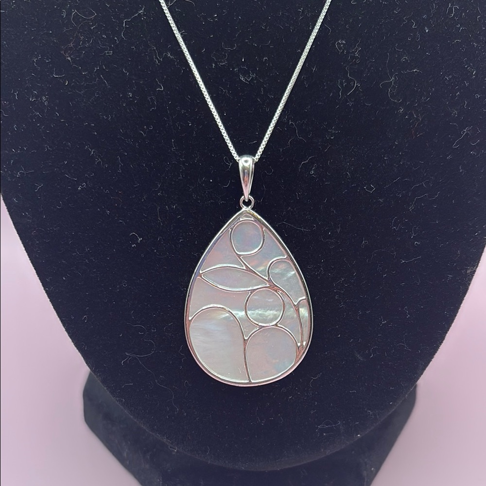 Funky Sterling Silver Mother of Pearl Teardrop Swirl Pendant Necklace